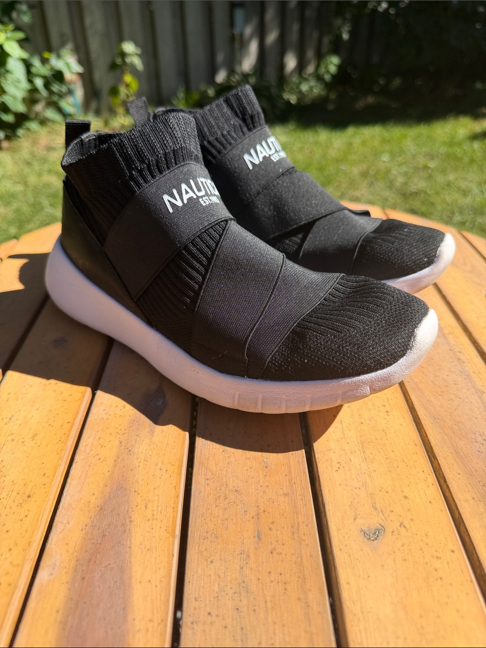 Nautica Black Slip‑On Sneakers – Size 7 – Good Condition